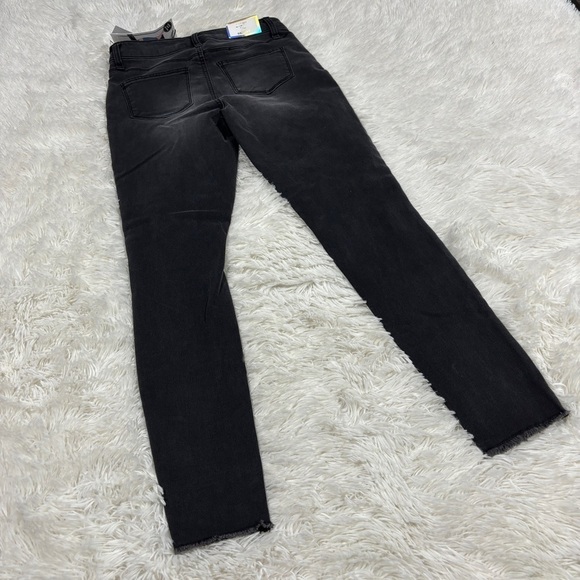 NWT Tinseltown mid-rise Black Denim distressed knee jeans juniors size 7 - Picture 9 of 13